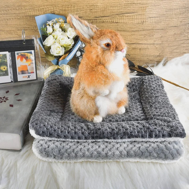 Luxury Flannel Pet Mat – Cozy & Warm for All Seasons - Pet Bliss